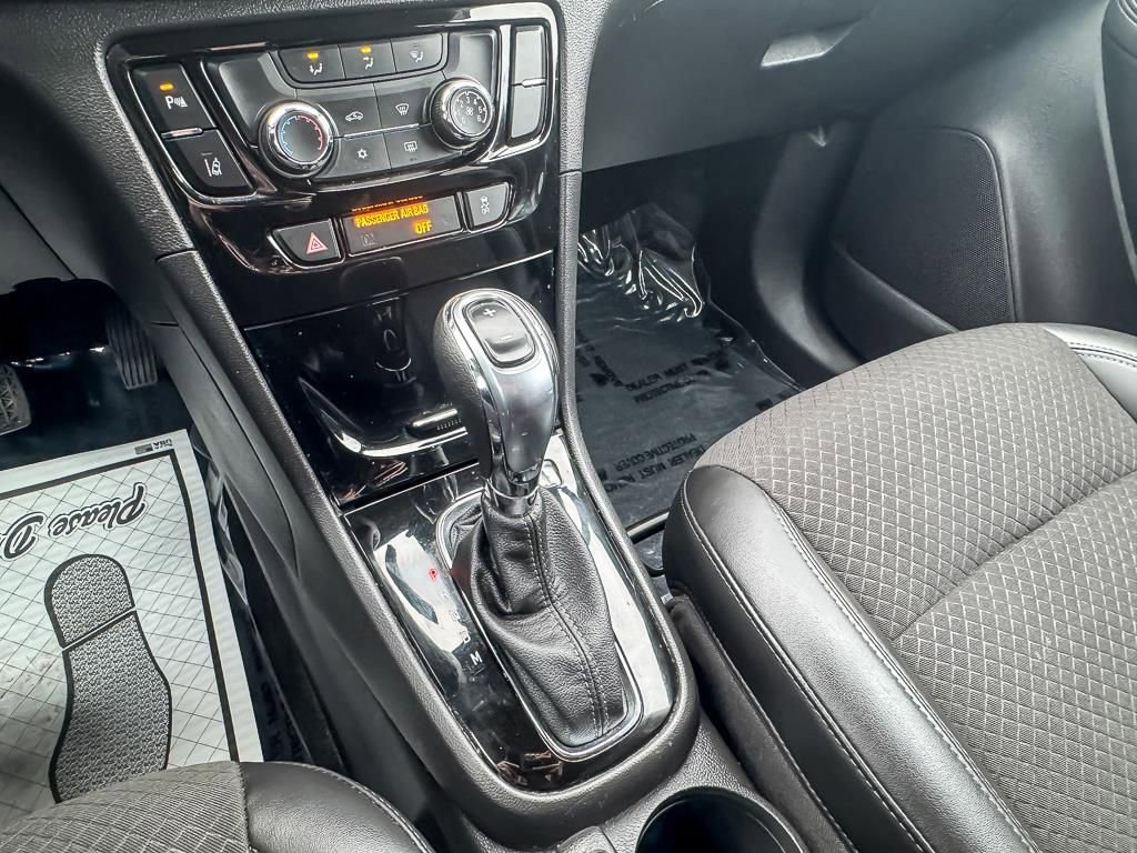 Used 2022 Buick Encore Preferred w/ Safety Package II image 19