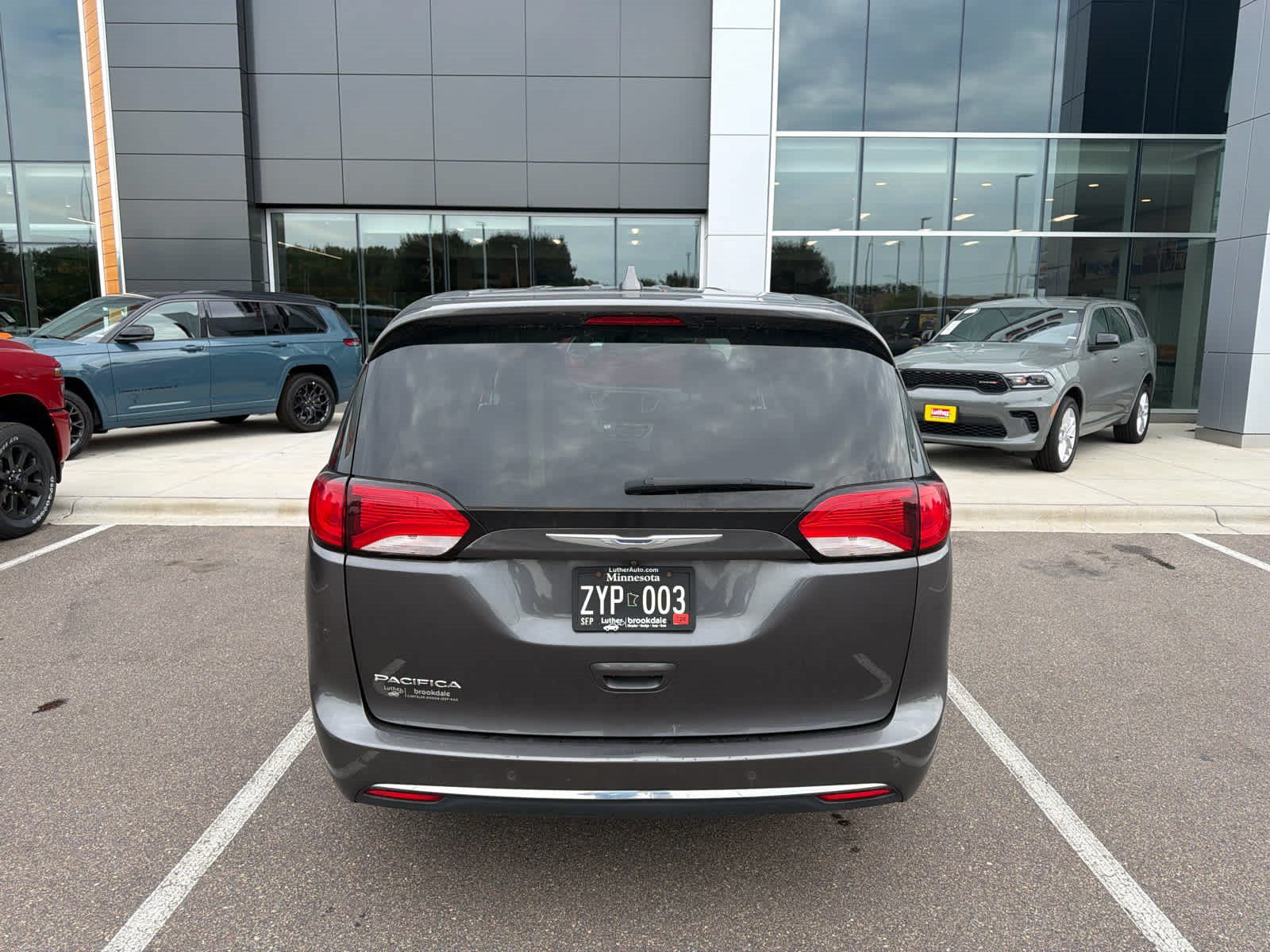 Used 2017 Chrysler Pacifica Touring Plus w/ Security Group FWD image 6