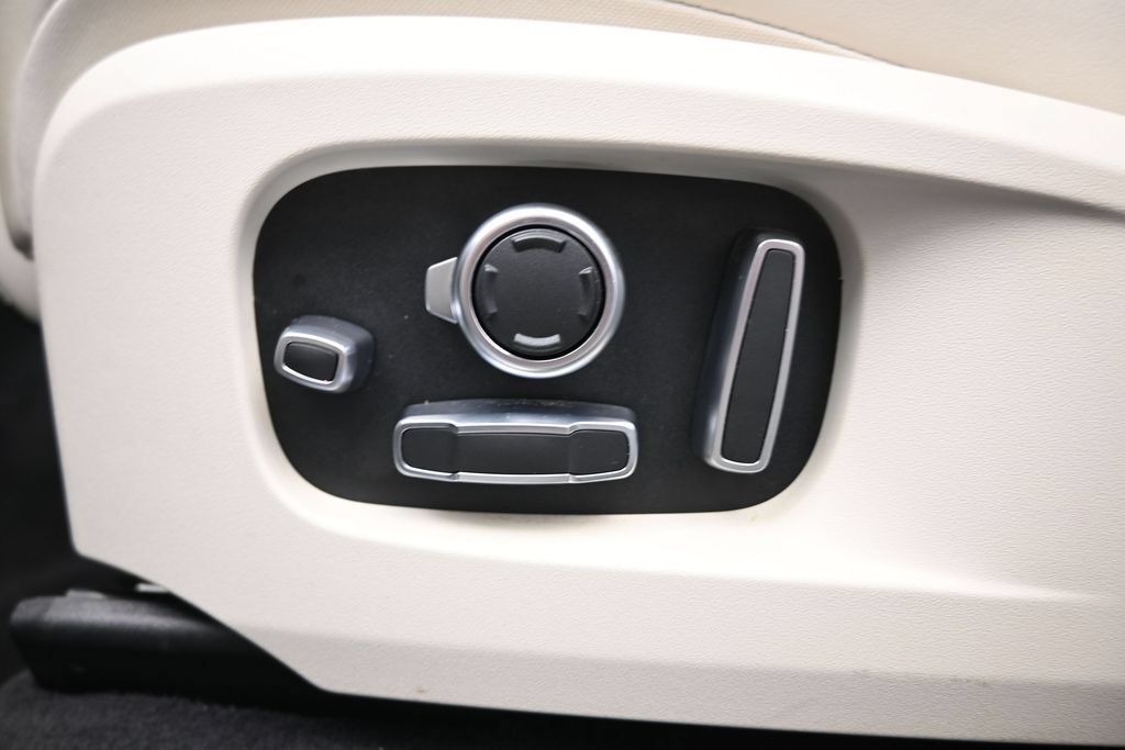 Certified 2023 Jaguar F-PACE S AWD/4WD image 24