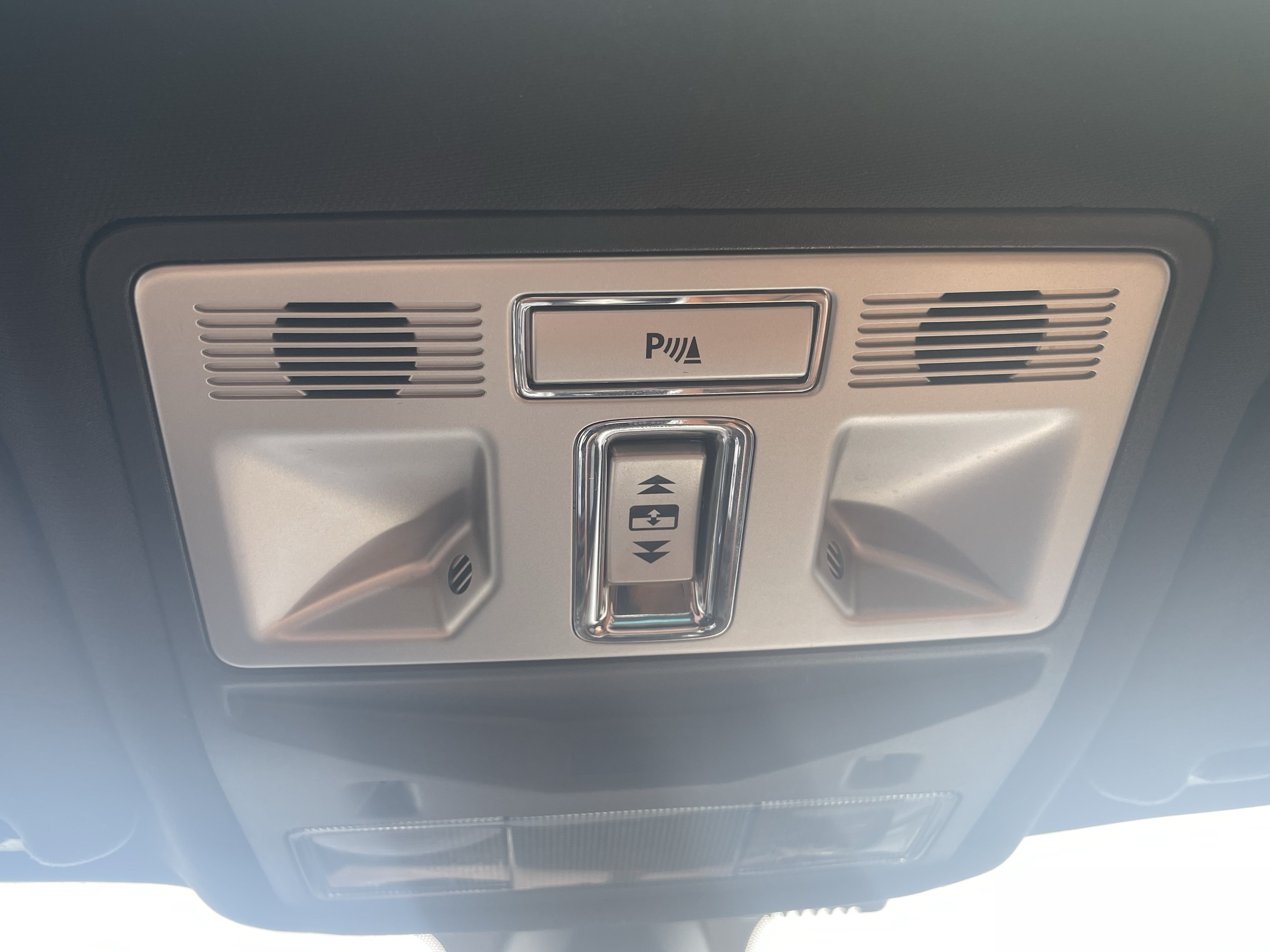 Used 2015 Jaguar XF Portfolio RWD image 30