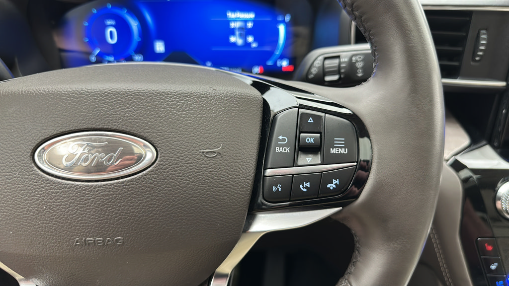 Used 2023 Ford Explorer Platinum w/ Technology Package AWD/4WD image 20