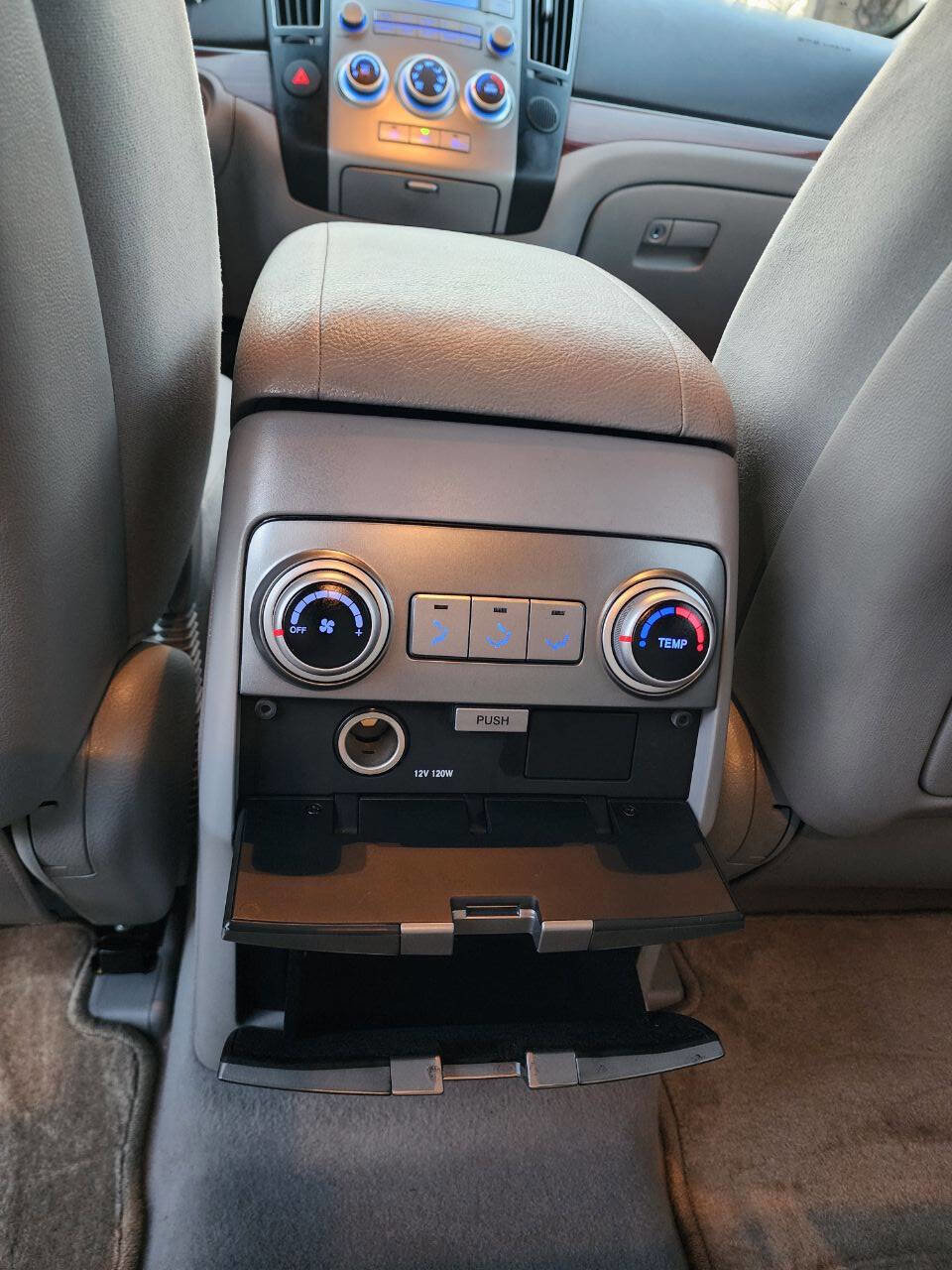 Used 2007 Hyundai Veracruz GLS image 24