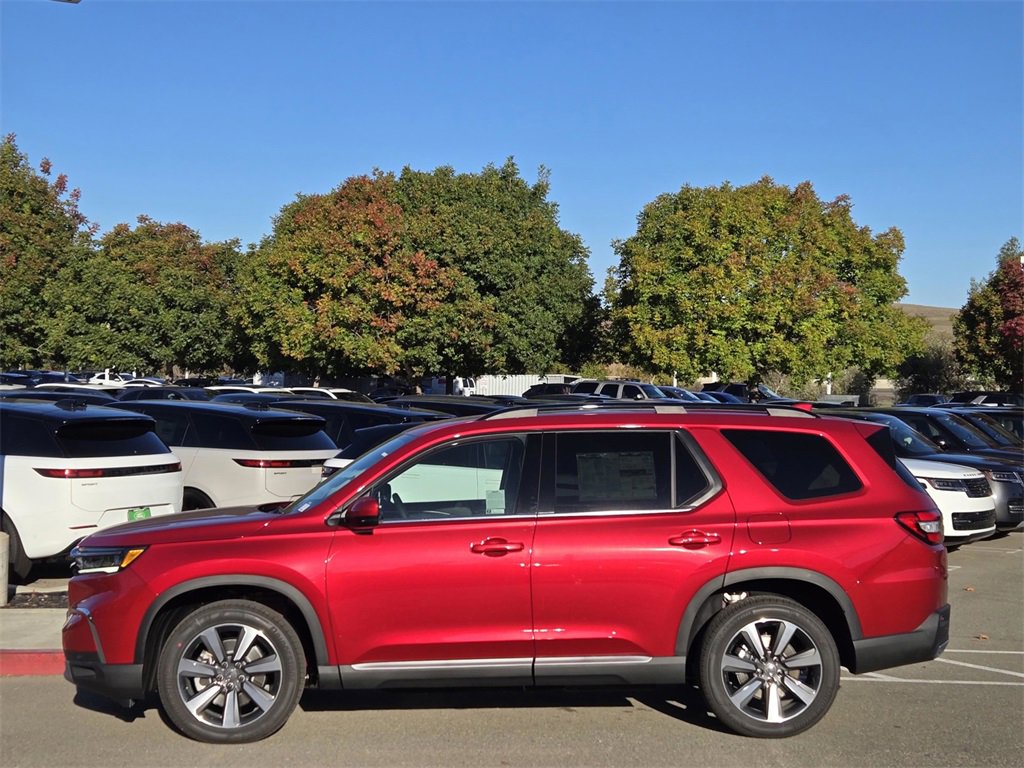 New 2025 Honda Pilot Touring image 7