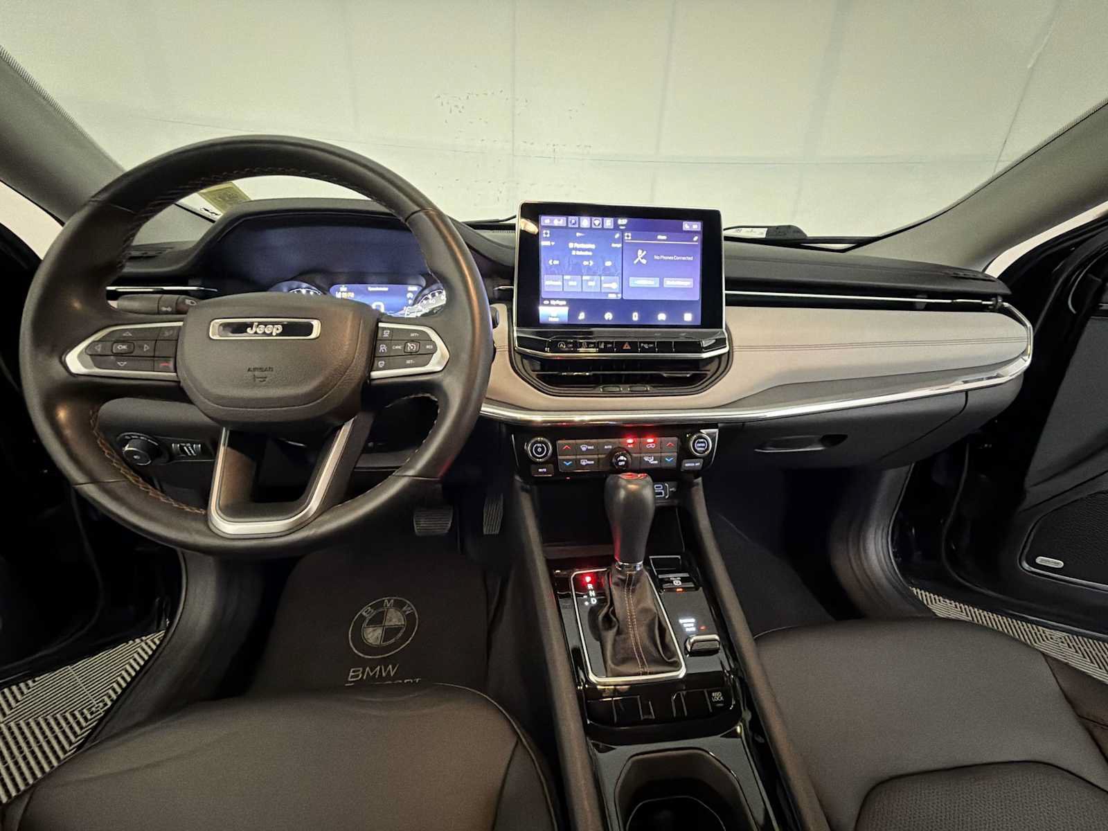 Used 2022 Jeep Compass Limited w/ Sun and Sound Group AWD/4WD image 12