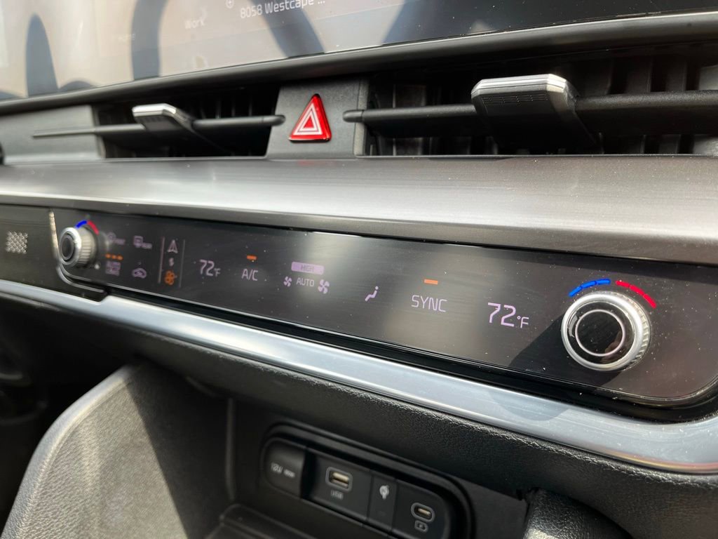 Used 2023 Kia Sportage EX image 32