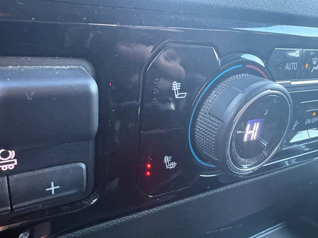 Used 2022 Chevrolet Silverado 1500 RST w/ Max Trailering Package image 9