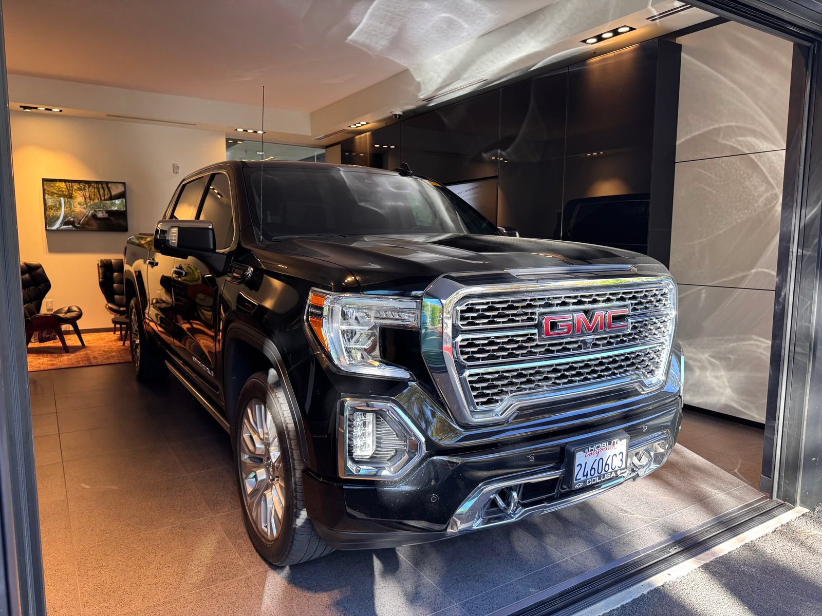 Used 2021 GMC Sierra 1500 Denali w/ Denali Ultimate Package AWD/4WD image 3