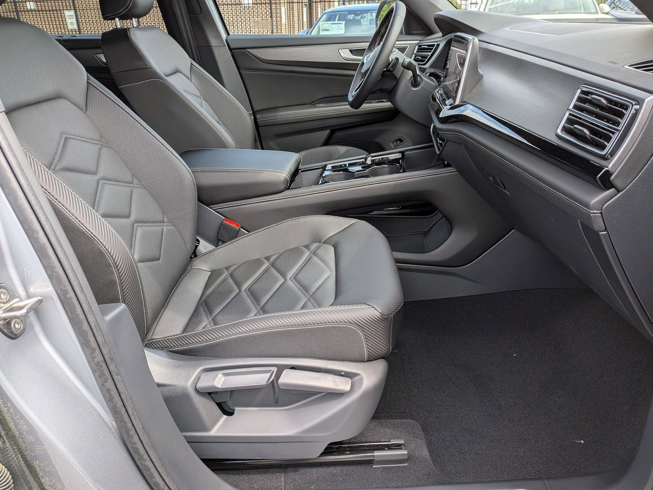 New 2026 Volkswagen Atlas Cross Sport SE AWD/4WD image 35