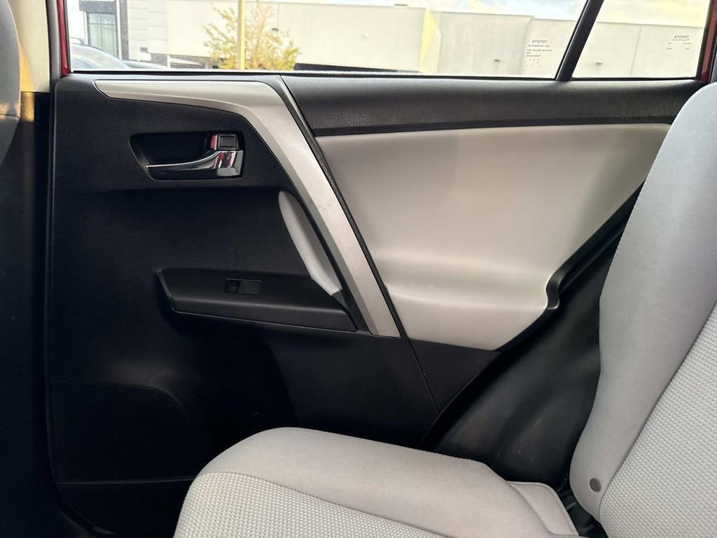 Used 2018 Toyota RAV4 XLE image 17