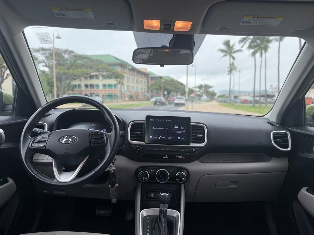 Used 2023 Hyundai Venue SEL image 14