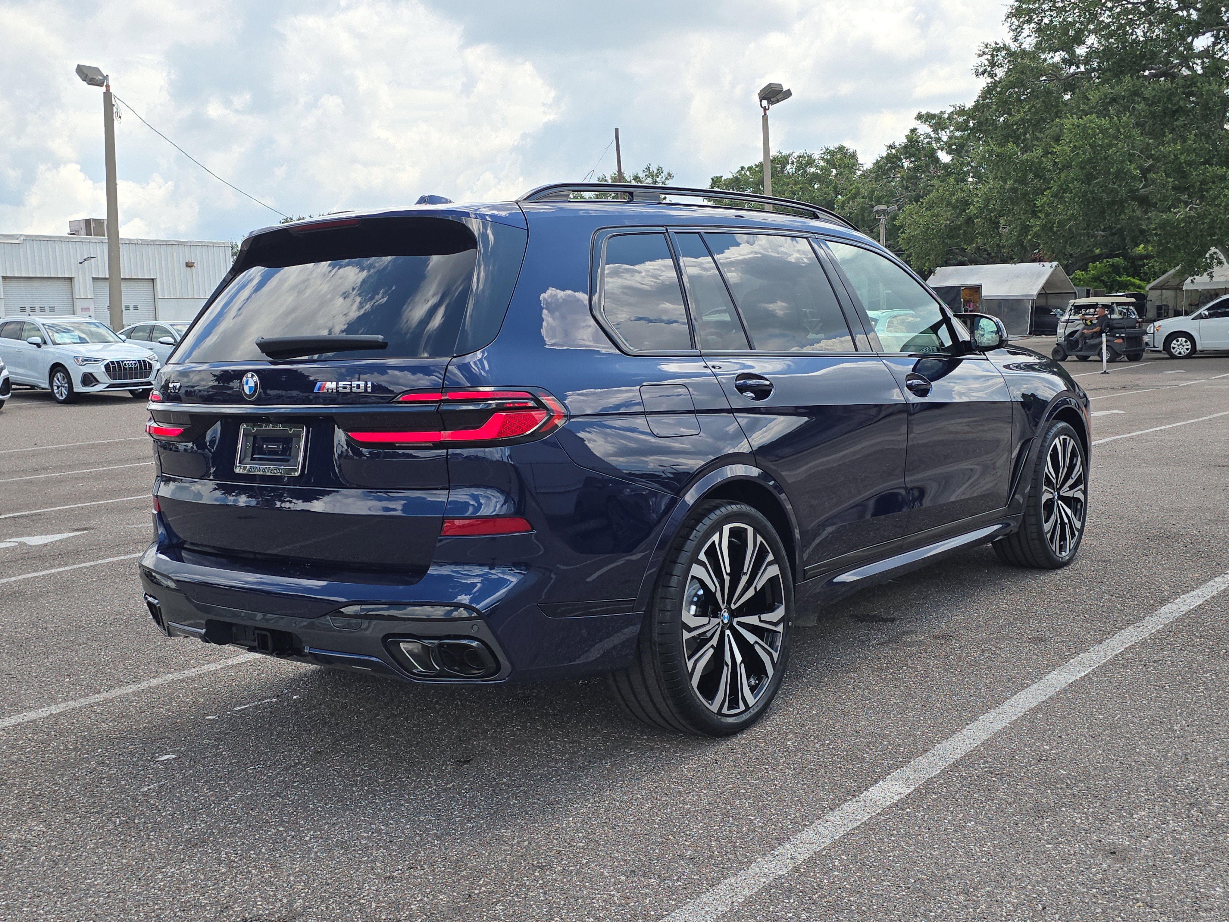 New 2026 BMW X7 M60i image 5