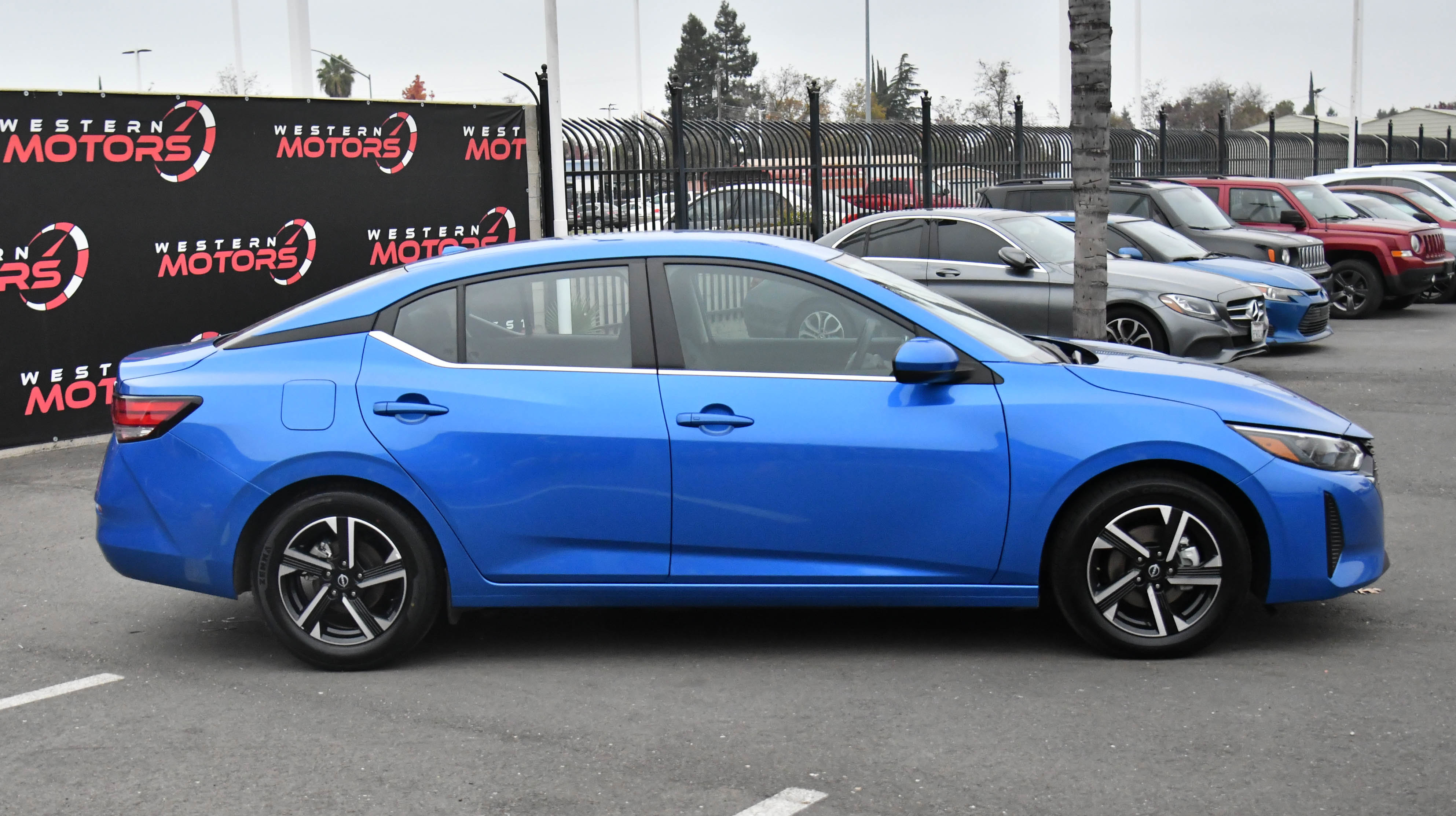 Used 2024 Nissan Sentra SV image 9