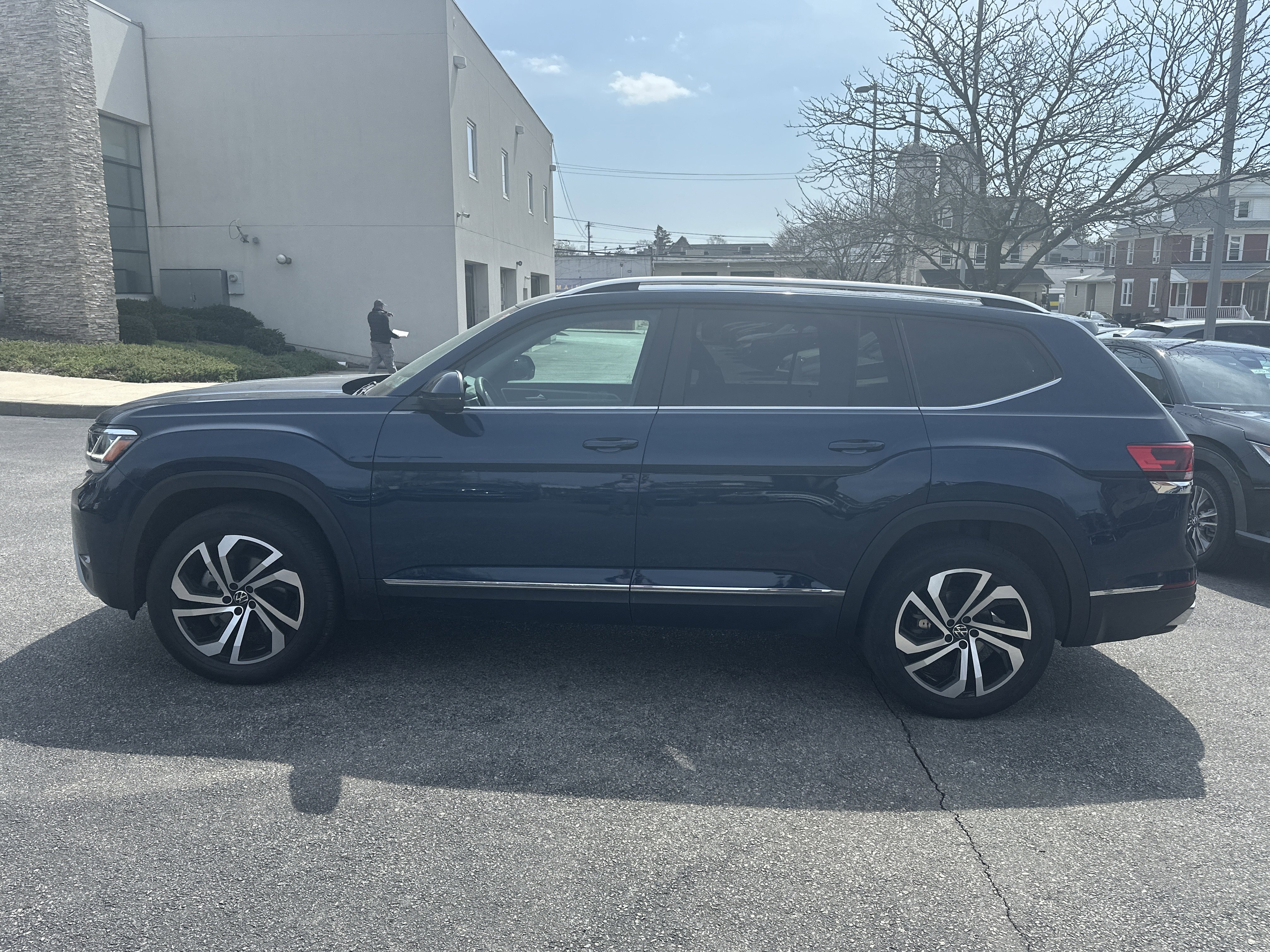 Used 2023 Volkswagen Atlas SEL image 4