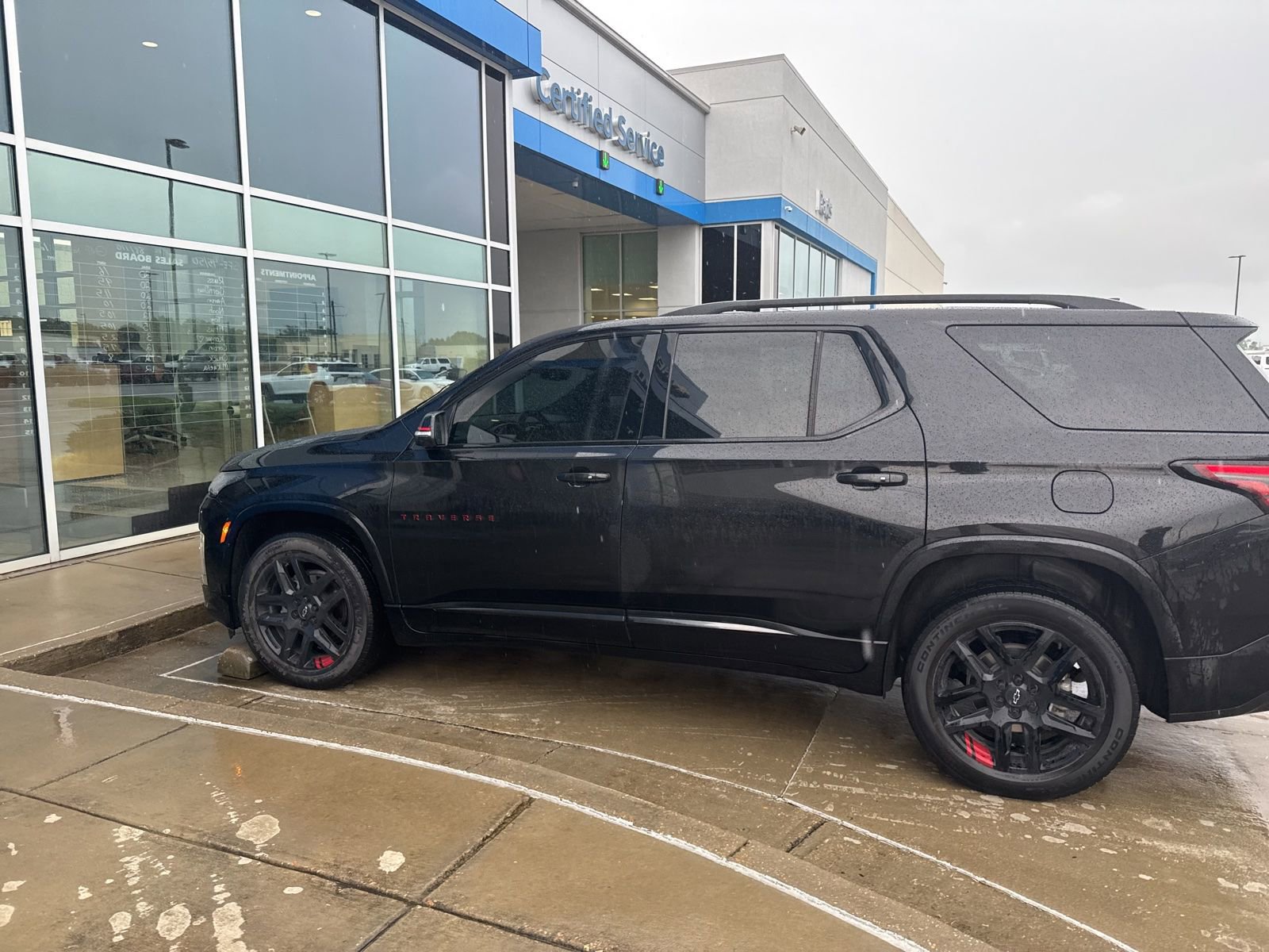 Used 2023 Chevrolet Traverse Premier w/ Redline Edition FWD image 8