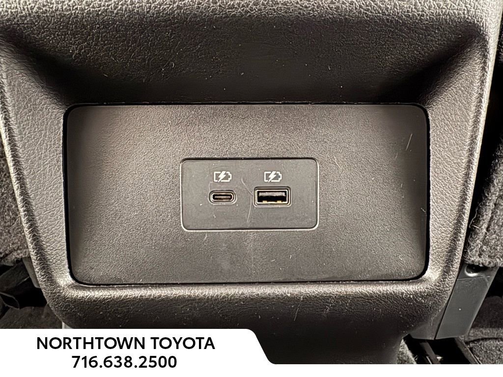 Used 2023 Nissan Rogue SV image 21