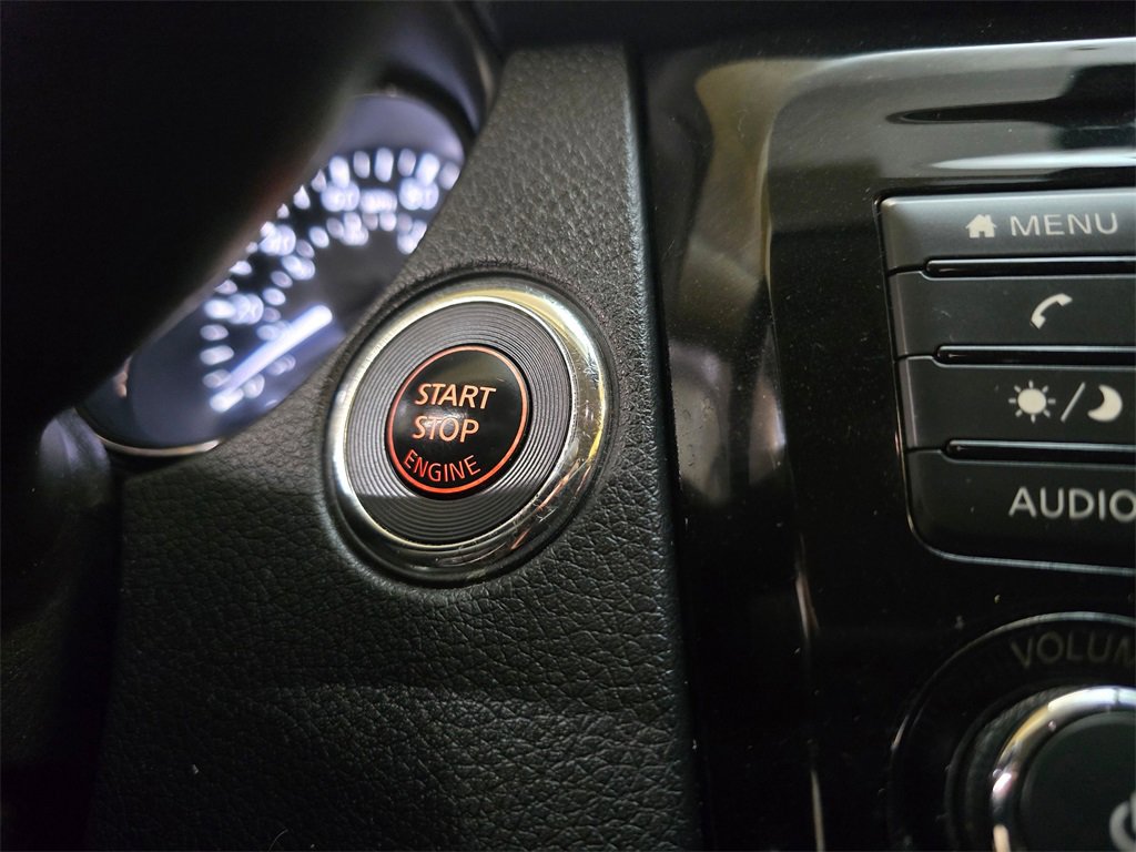 Used 2020 Nissan Rogue SV image 28