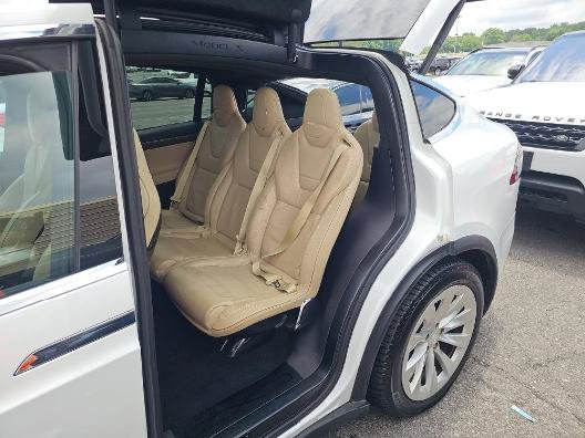 Used 2016 Tesla Model X 75D AWD/4WD image 5