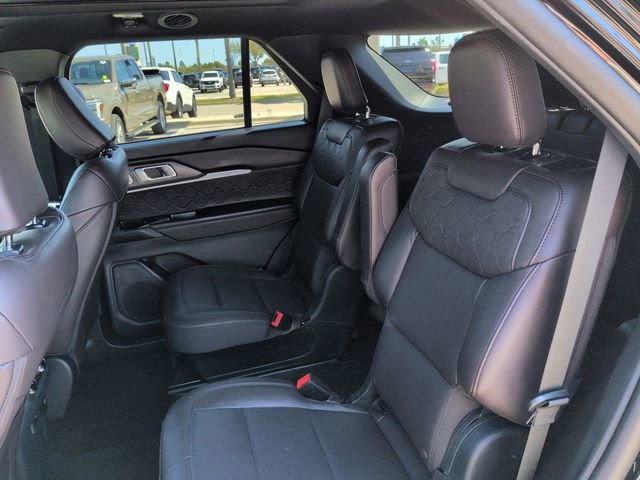 Used 2025 Ford Explorer Platinum w/ LUX Leather Package image 14