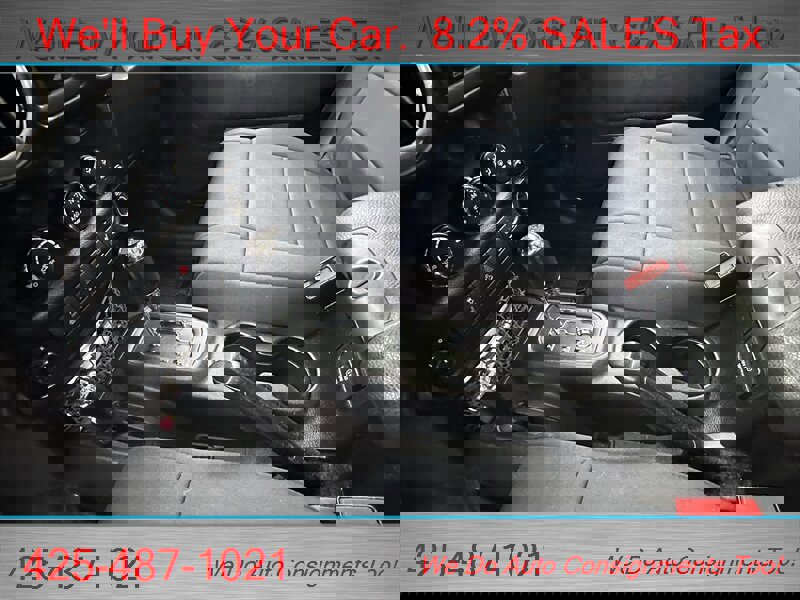 Used 2012 Jeep Wrangler Unlimited Rubicon w/ Connectivity Group image 18