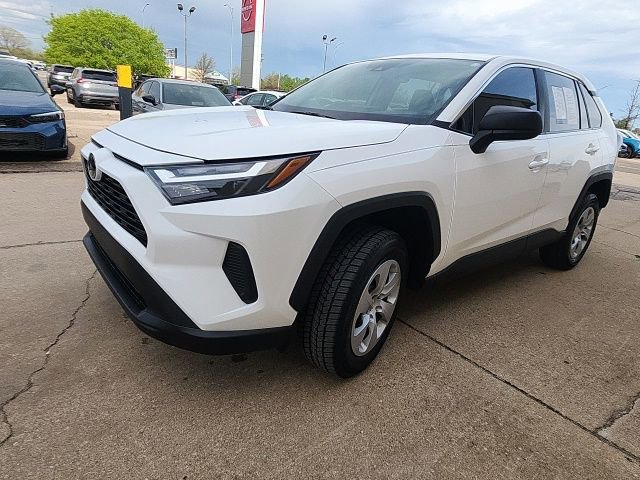 Used 2024 Toyota RAV4 LE AWD/4WD image 11