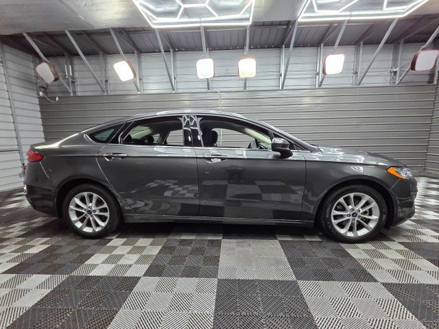 Used 2020 Ford Fusion SE FWD image 9