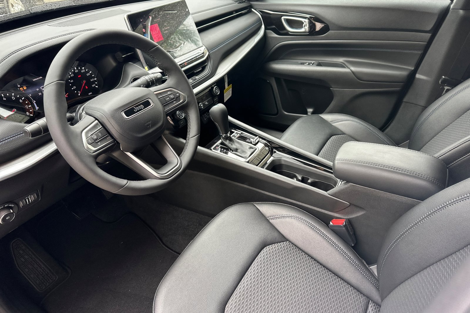 New 2026 Jeep Compass Latitude image 11