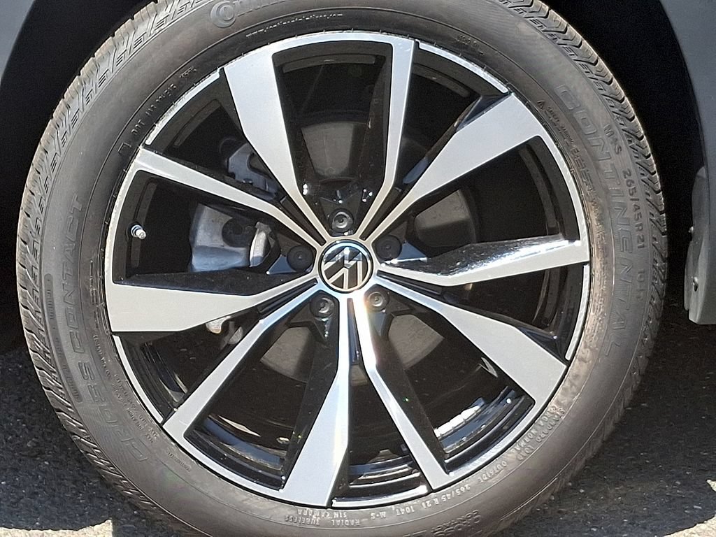 Certified 2024 Volkswagen Atlas Cross Sport SEL Premium R-Line AWD/4WD image 8