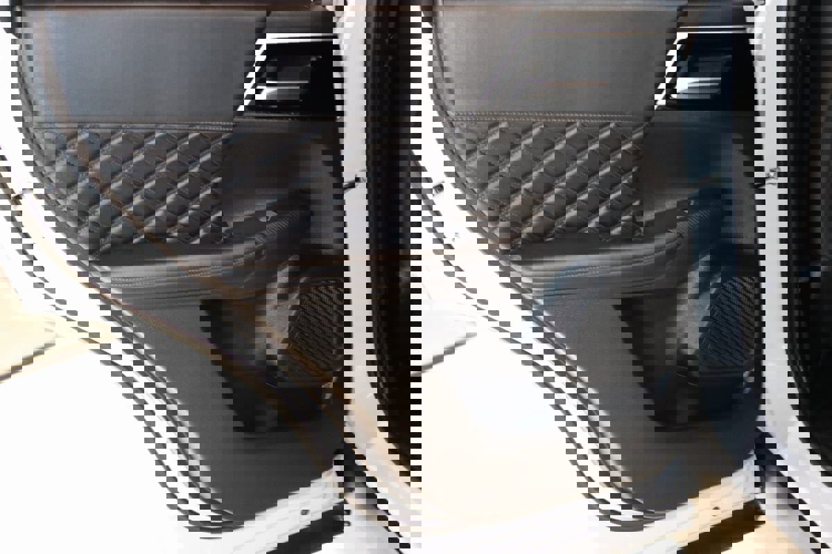 Used 2024 Mitsubishi Outlander 4WD Plug-In Hybrid image 54