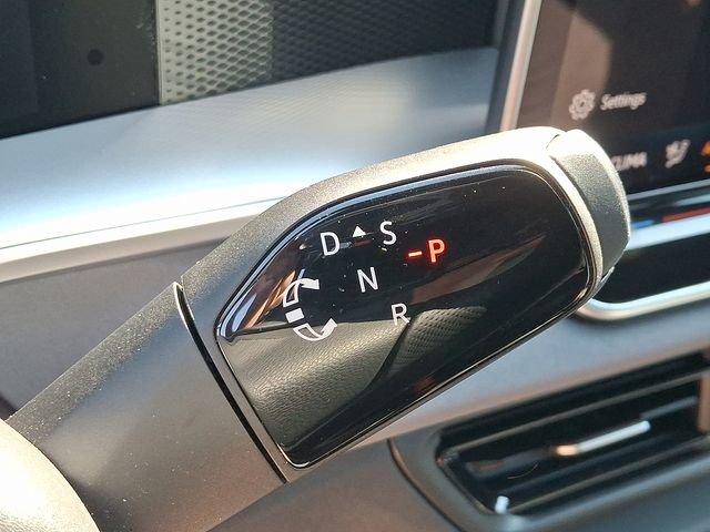 Certified 2025 Volkswagen Tiguan SE R-Line AWD/4WD image 22