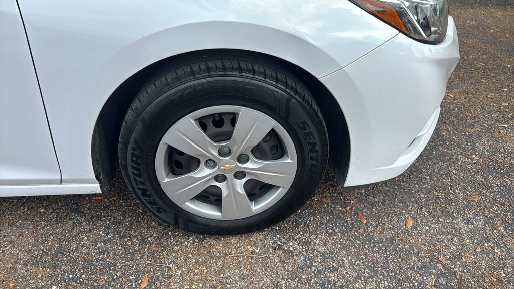 Used 2018 Chevrolet Cruze LS image 19