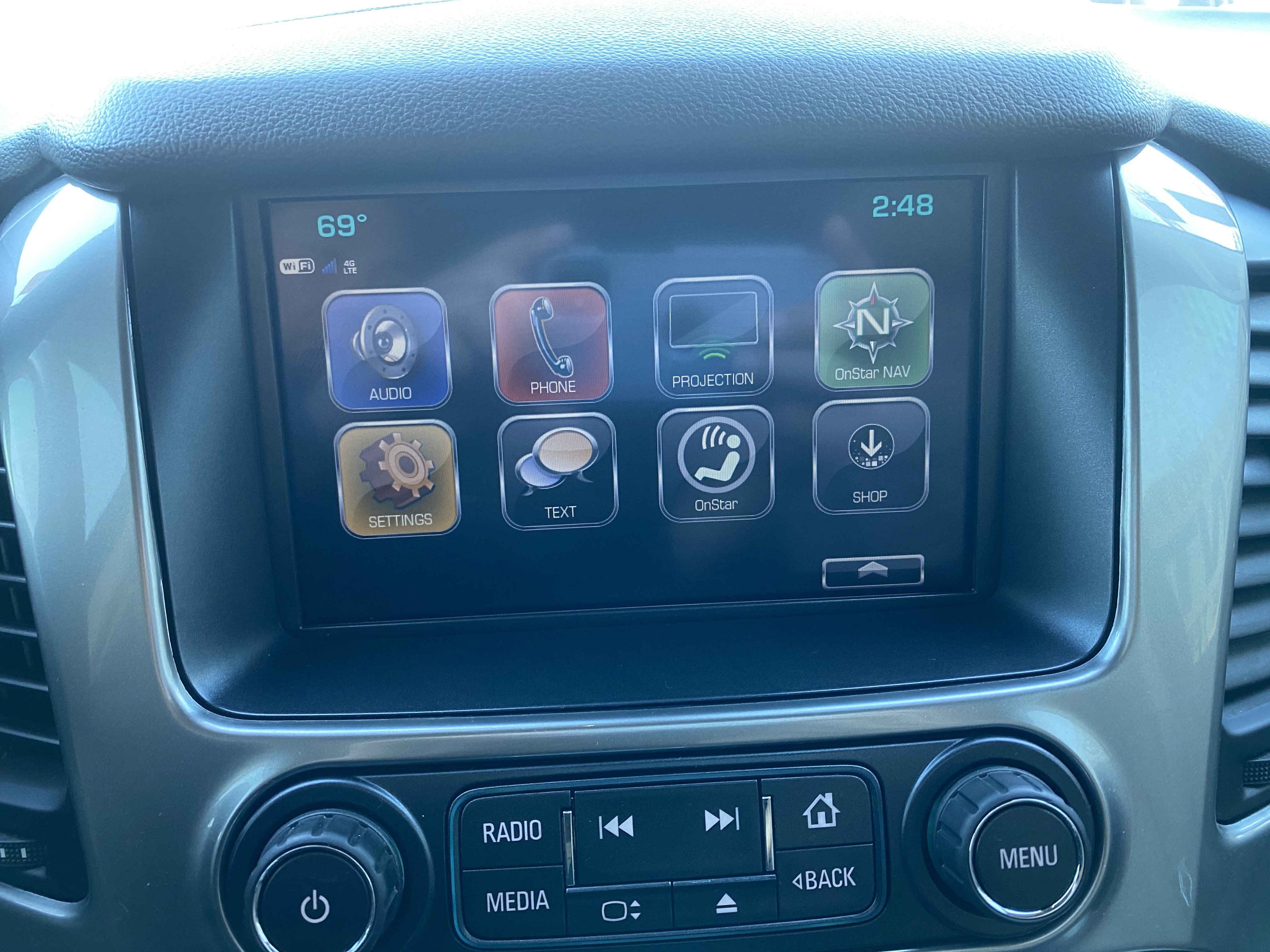 Used 2020 Chevrolet Suburban LT AWD/4WD image 16