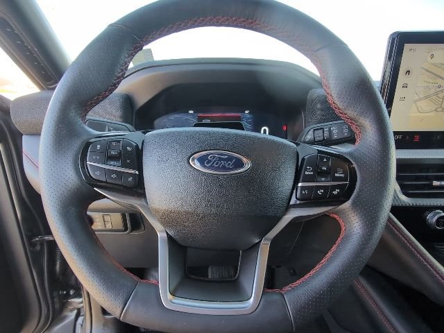 Used 2025 Ford Explorer ST-Line w/ ST-Line Street Pack image 13