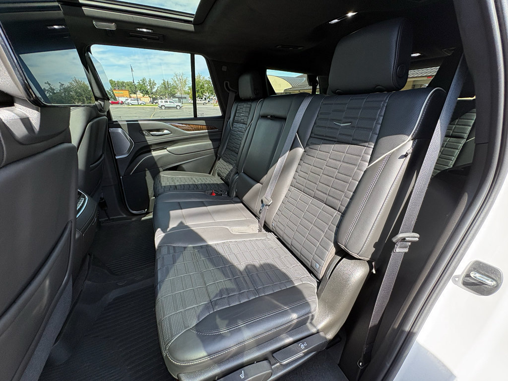 Used 2021 Cadillac Escalade Premium Luxury Platinum AWD/4WD image 21