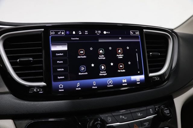 Used 2023 Chrysler Pacifica Touring-L FWD image 27