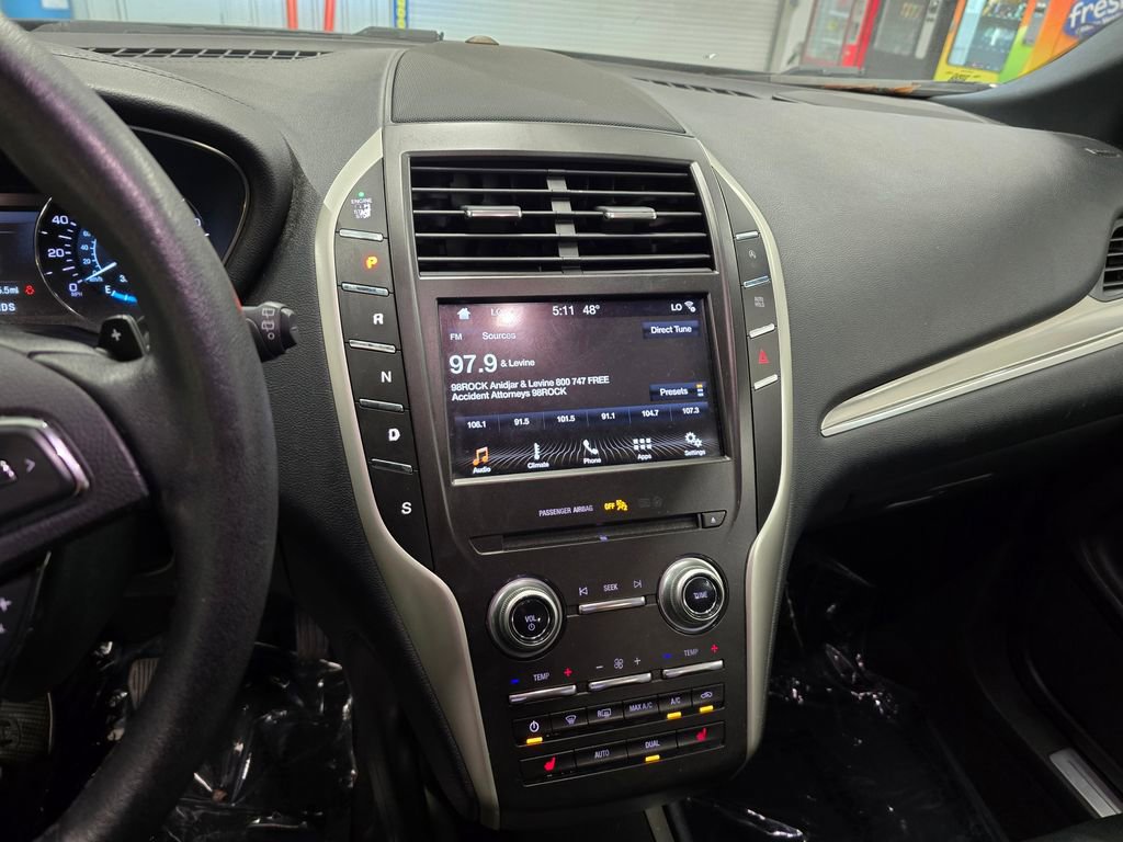 Used 2019 Lincoln MKC Premiere image 21