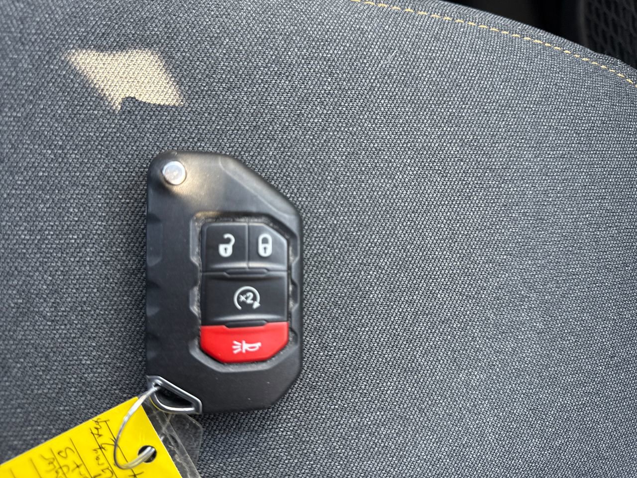 Used 2025 Jeep Wrangler Unlimited Sahara image 26