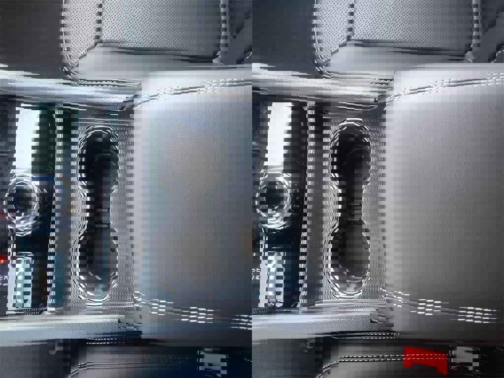 New 2025 Jeep Grand Cherokee Limited w/ Luxury Tech Group II image 21