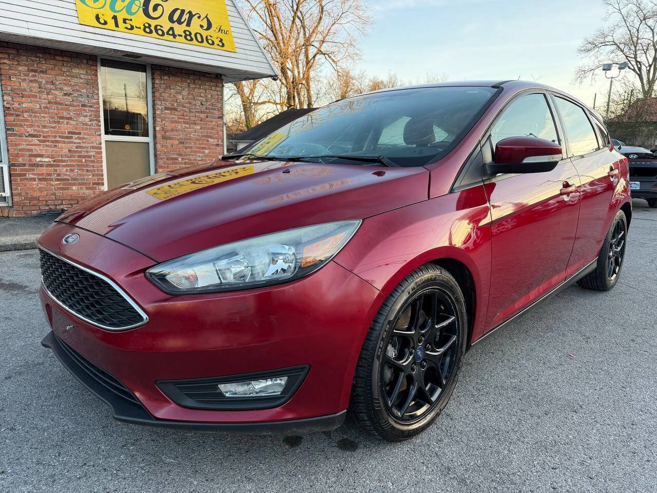 Used 2016 Ford Focus SE w/ Equipment Group 201A image 2