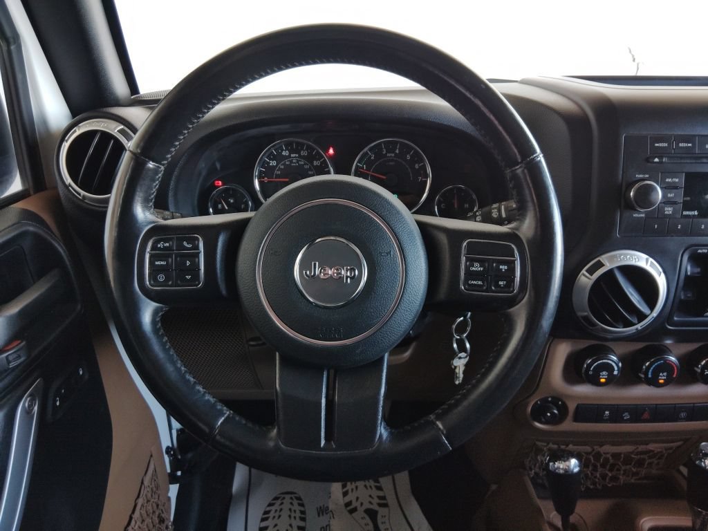 Used 2016 Jeep Wrangler Unlimited Rubicon w/ Connectivity Group AWD/4WD image 25