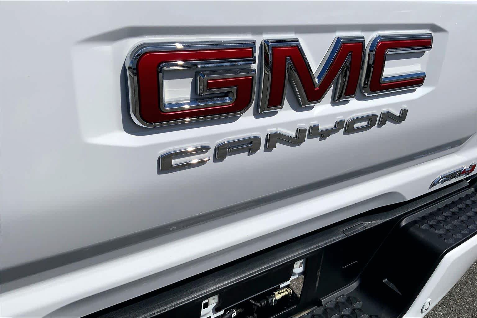 Used 2023 GMC Canyon AT4 w/ AT4 Premium Package AWD/4WD image 31