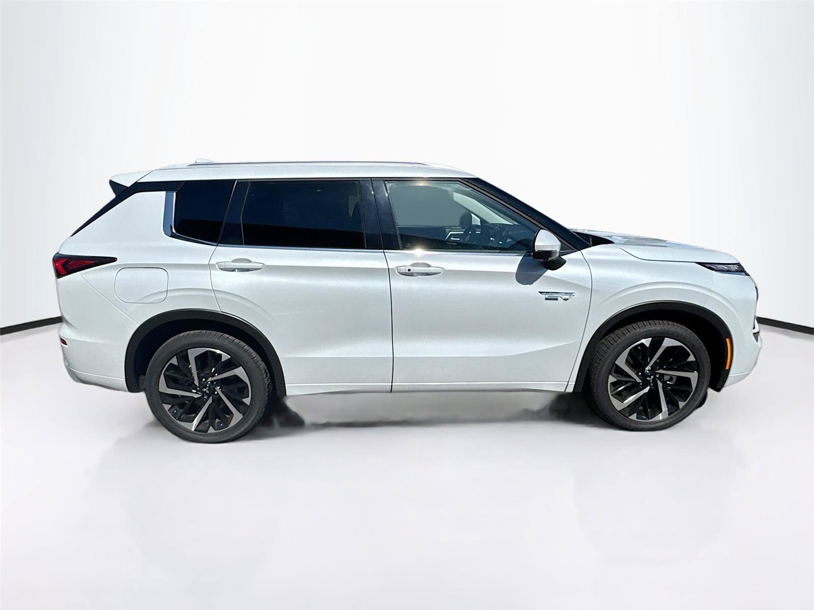 New 2025 Mitsubishi Outlander SEL image 8