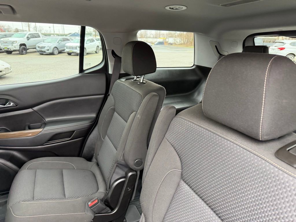Certified 2023 GMC Acadia SLE w/ Elevation Edition AWD/4WD image 9