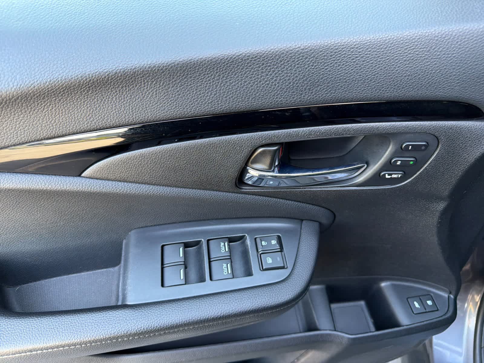 Used 2022 Honda Pilot Touring image 12