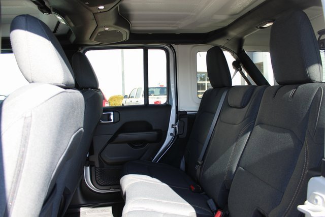 Used 2024 Jeep Wrangler Sahara w/ Technology Group image 15