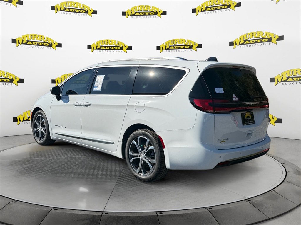 New 2026 Chrysler Pacifica Pinnacle image 3