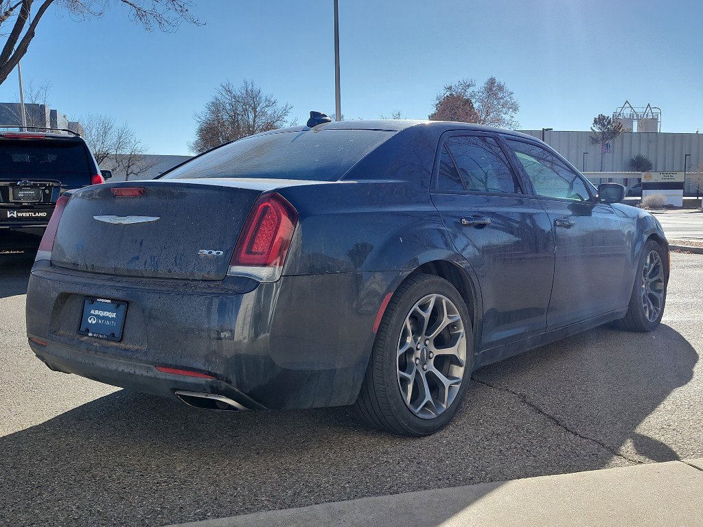 Used 2018 Chrysler 300 Touring w/ Sport Appearance Package image 6