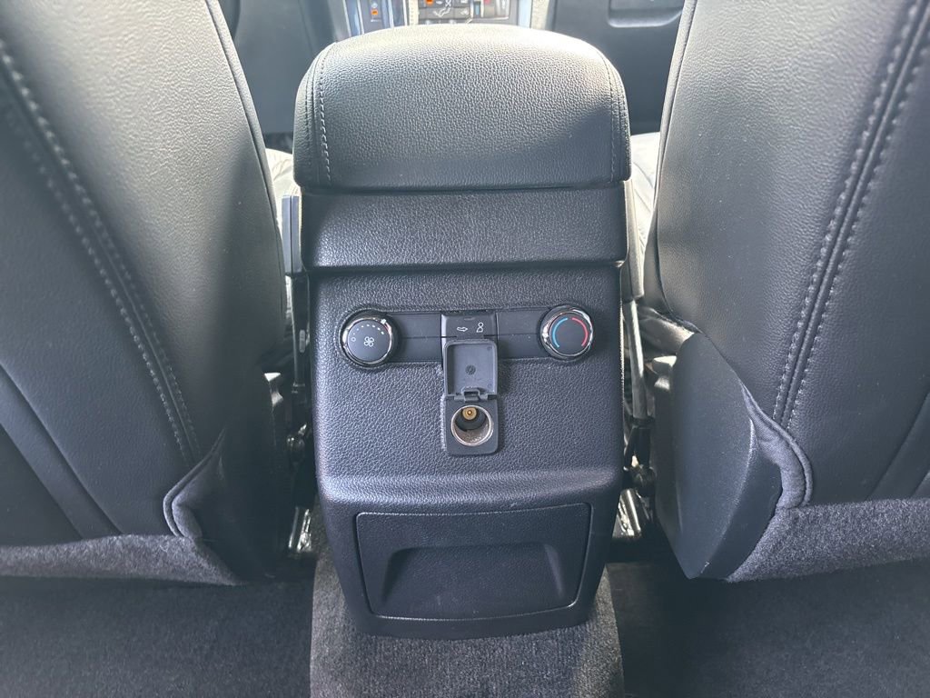 Used 2017 Ford Explorer XLT w/ Equipment Group 202A AWD/4WD image 29