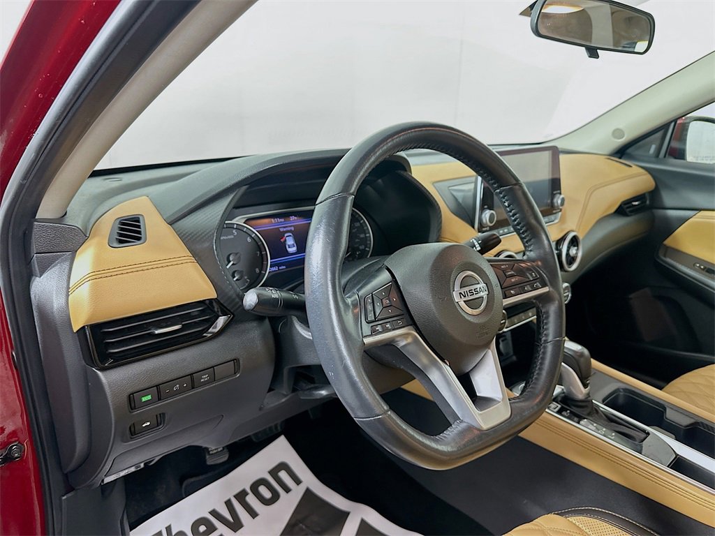 Used 2022 Nissan Sentra SV w/ SV Premium Package image 9