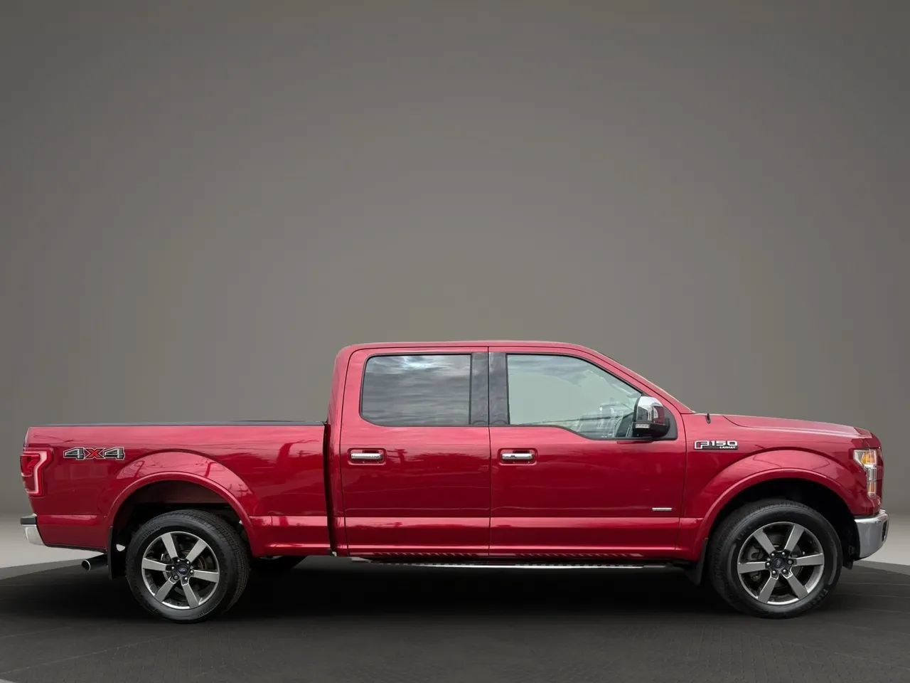 Used 2015 Ford F150 Lariat w/ Equipment Group 501A Mid AWD/4WD image 4