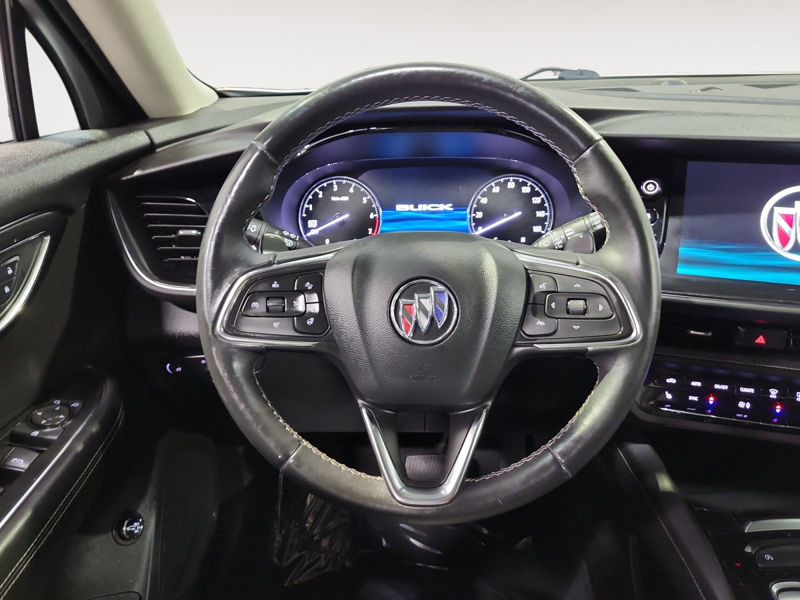 Used 2022 Buick Envision Essence w/ Safety Package FWD image 12
